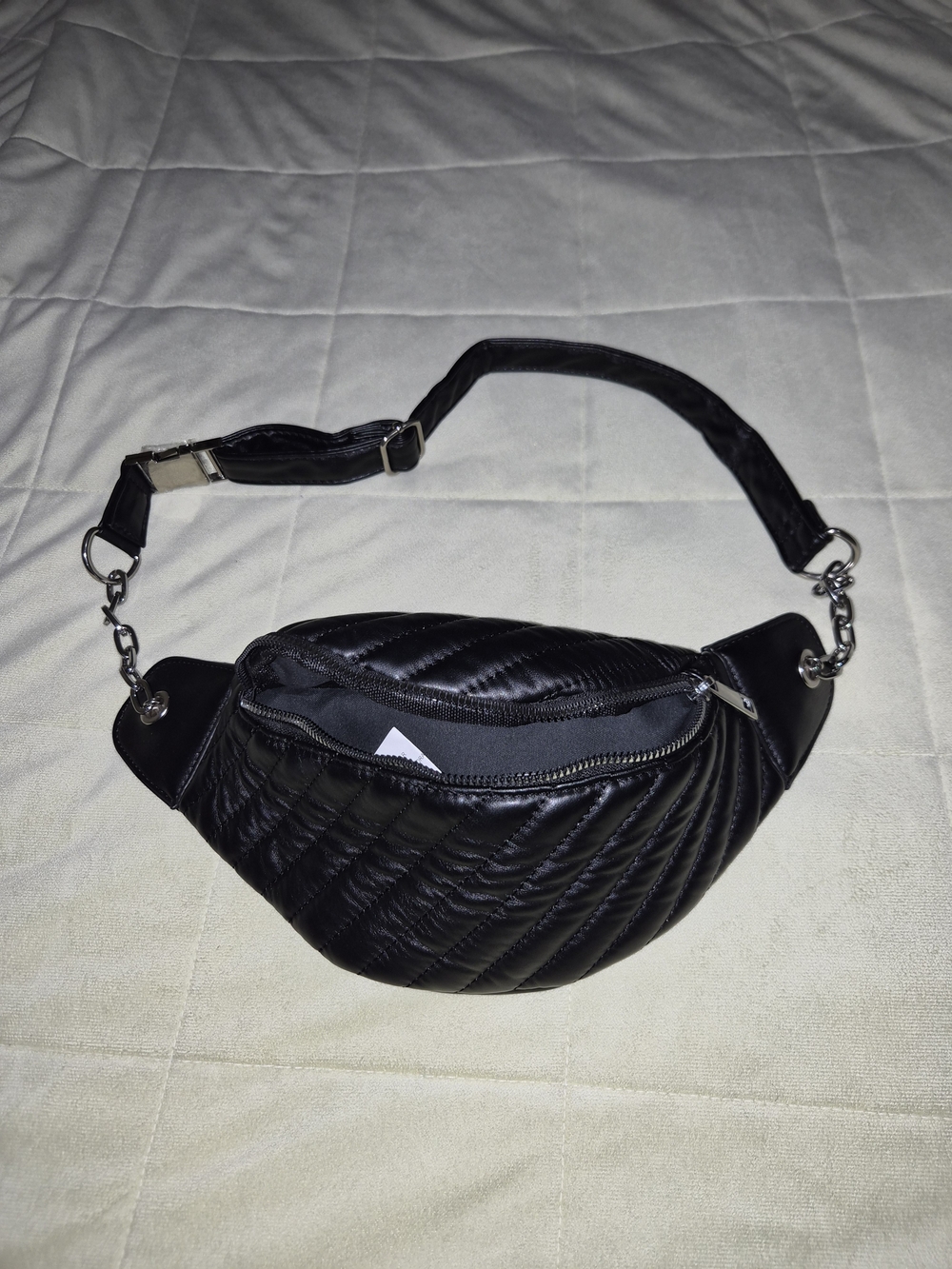 Source Unknown Black Quilted Belt Bag